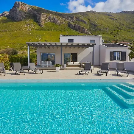 Biancolilla Villa *