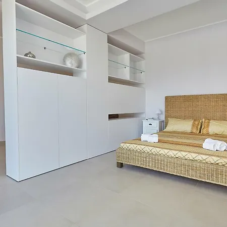 Biancolilla Villa *