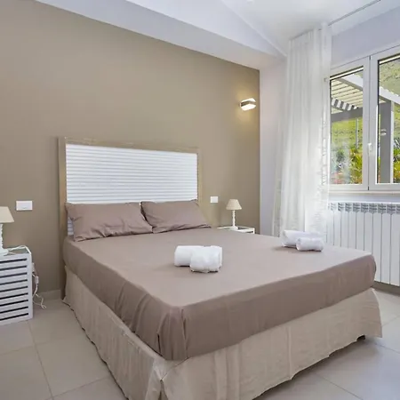 Biancolilla Villa *